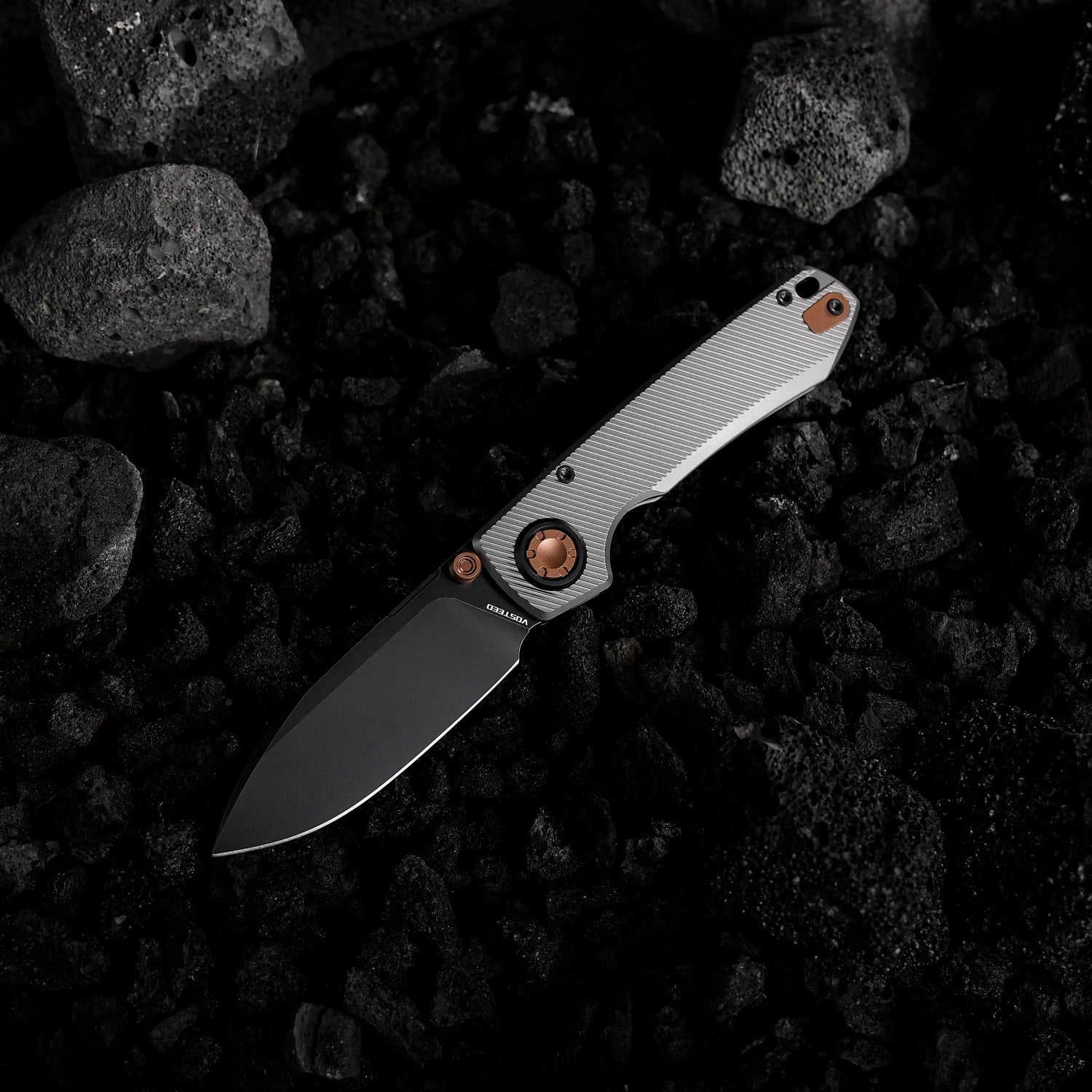 Raccoon V | Grey Titanium + Blackwashed Blade