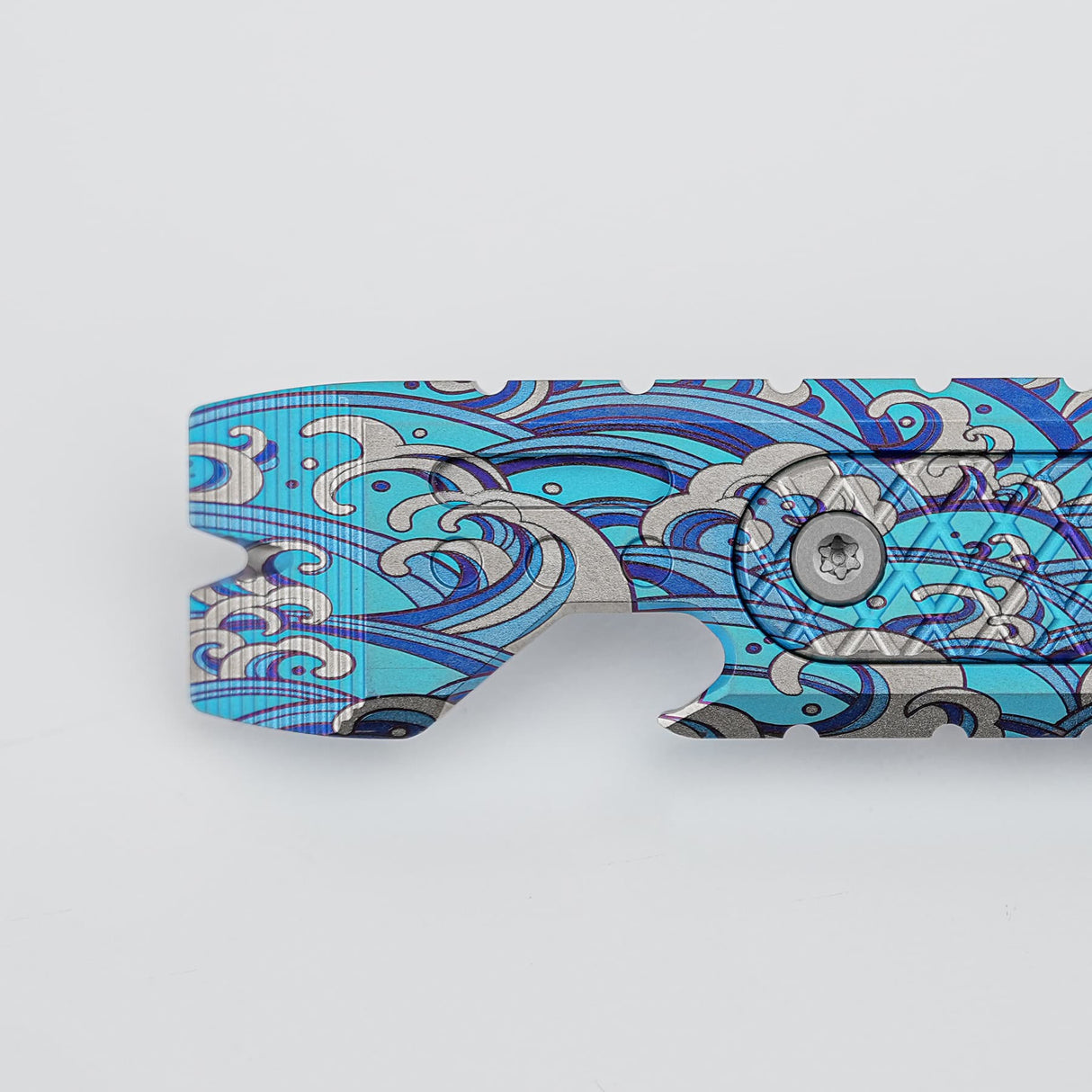 Shark Bomb Prybar 2.0 | Seawaves Ti - X0172