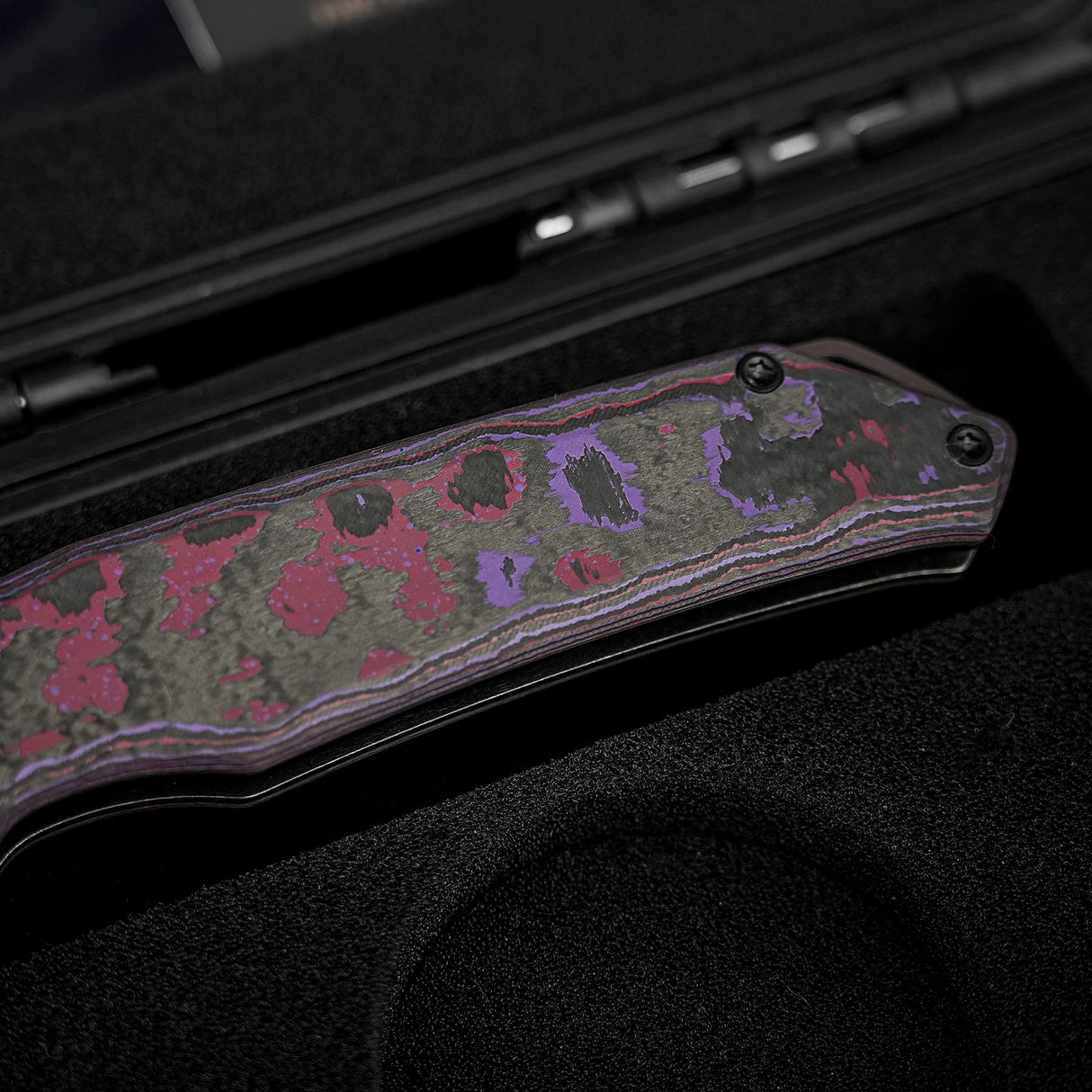 Thunderbird V | FatCarbon Purple Haze + Ti PVD Belt Satin M390 - A0319