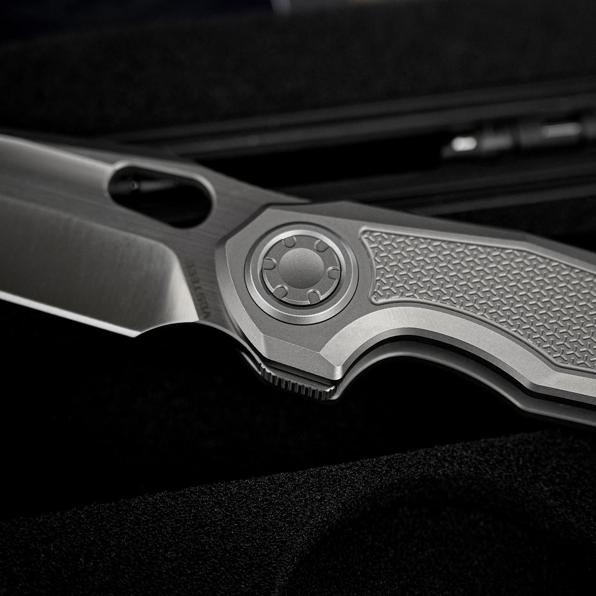 Thunderbird V | Grey Ti + Dual Satin & Bead Blast M390 - A0324