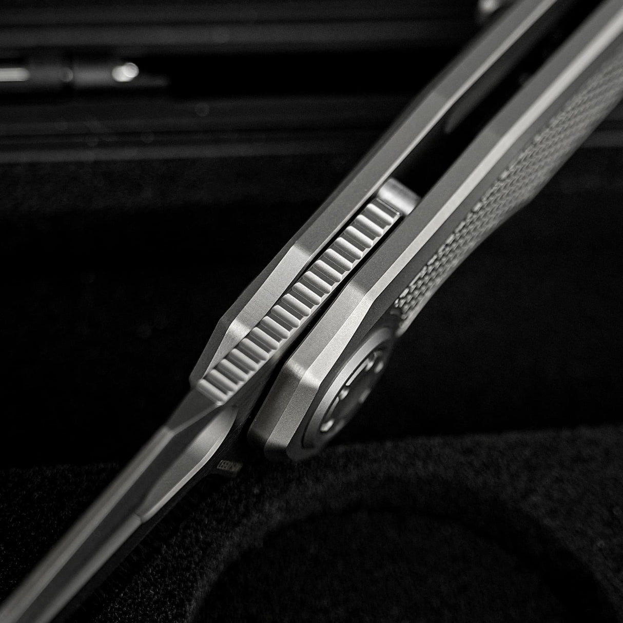 Thunderbird V | Grey Ti + Dual Satin & Bead Blast M390 - A0324