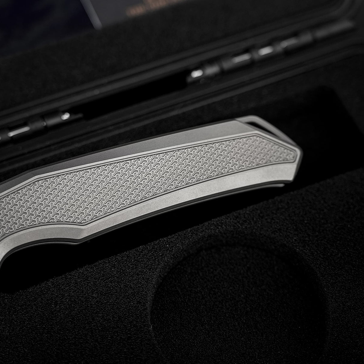 Thunderbird V | Grey Ti + Dual Satin & Bead Blast M390 - A0324
