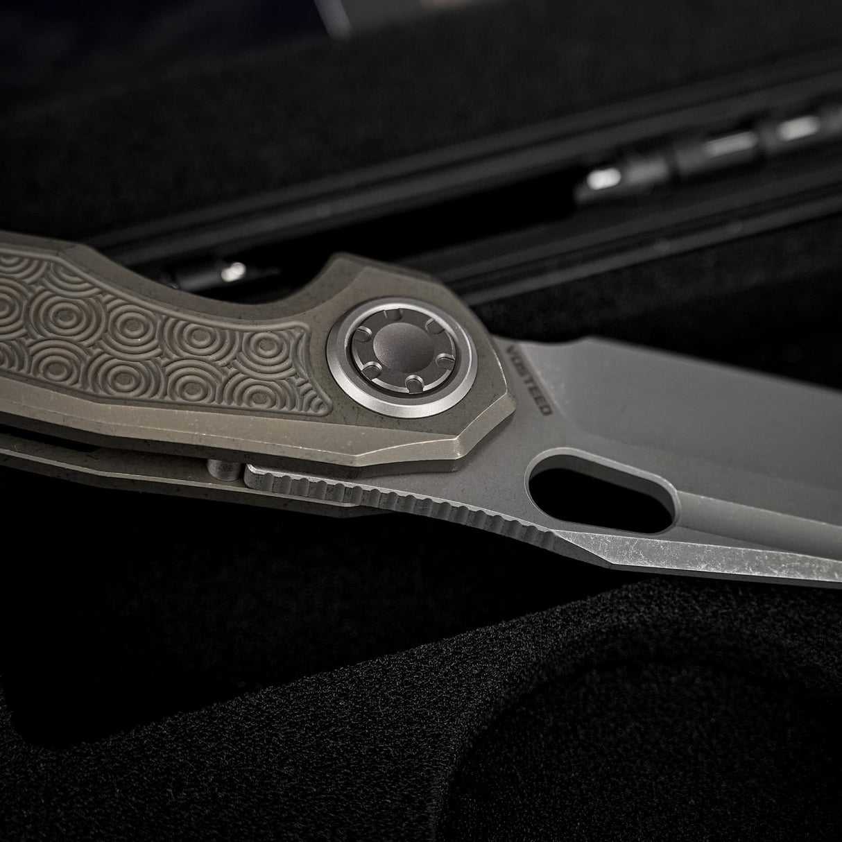 Thunderbird V | Antique Brasswash Ti + Acid Stonewash M390 - A0325