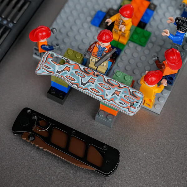 Vombat Handle Scales - Bamboo Micarta Canyon Current