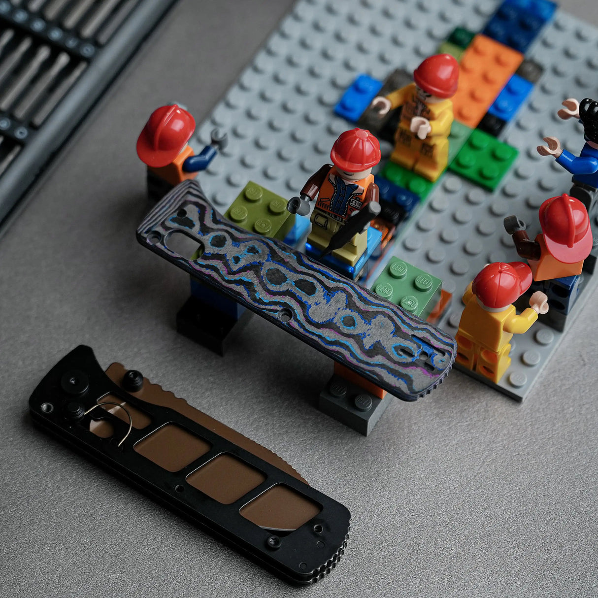 Vombat Handle Scales - Damtanium Camo Carbon