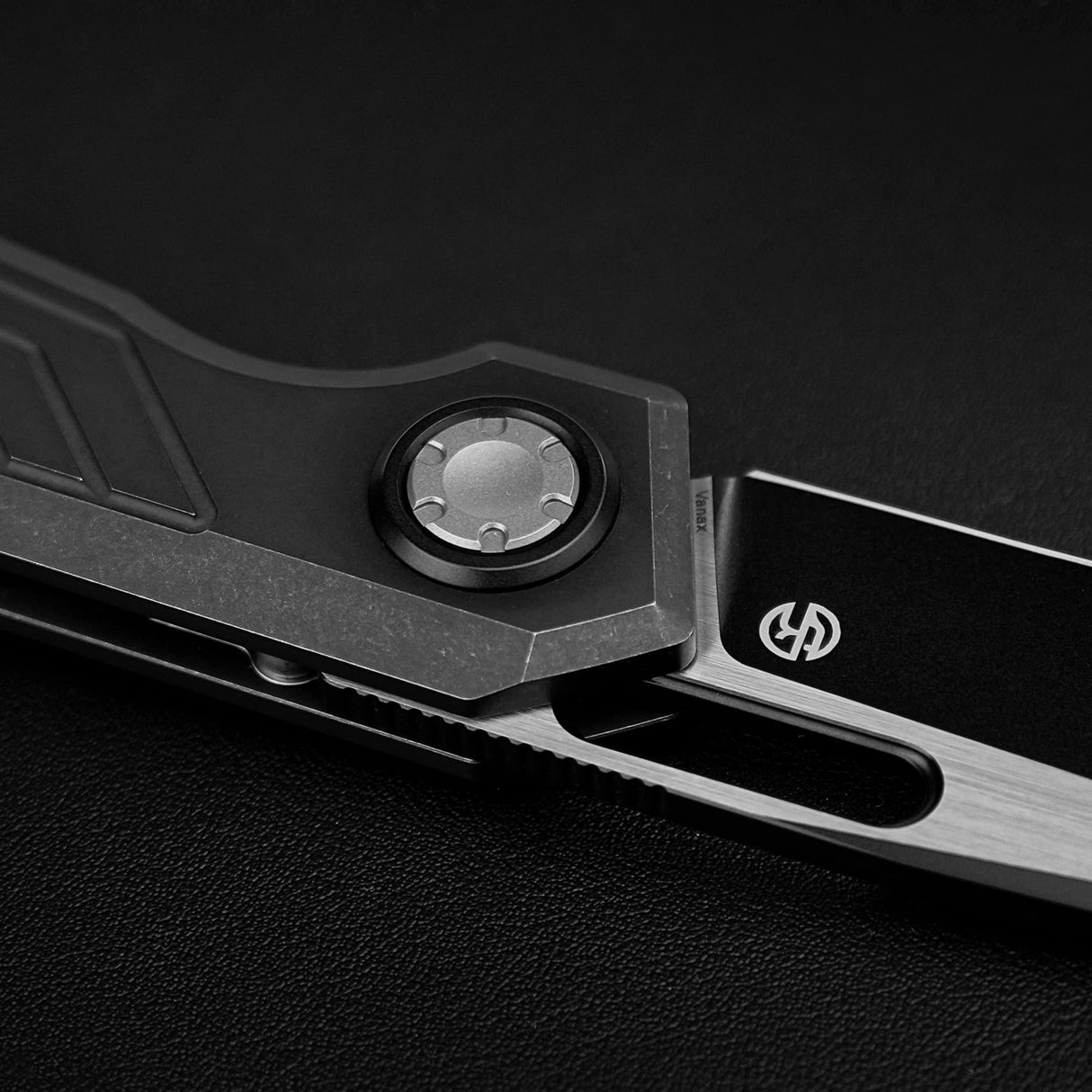 Xeno | Black Ti + TI-PVD & Satin Vanax