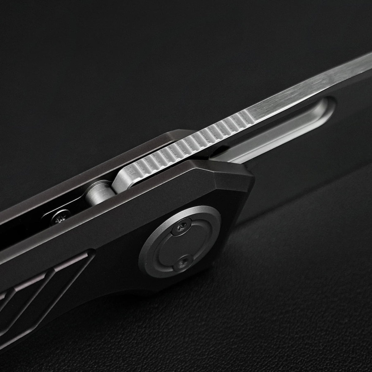 Xeno | Dark Red-Purple Ti + Satin Vanax