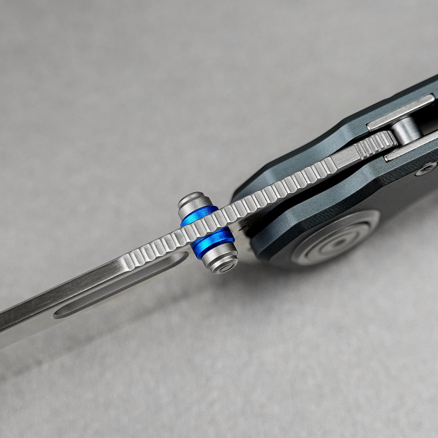 Zander - Vanchor Lock® | Grey Aluminium + Satin S35VN - A4605