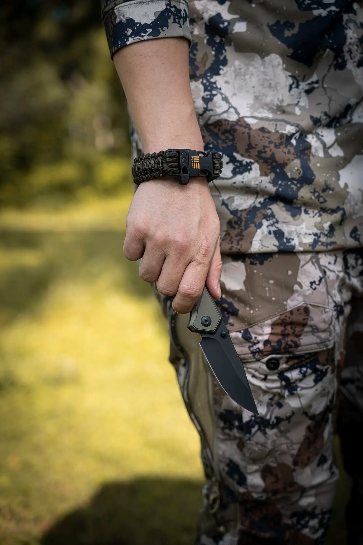 FREE GIFT: WE Survival Paracord Bracelet